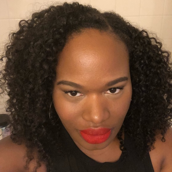 Meet your Posher, Dee - Picture 6 of 9